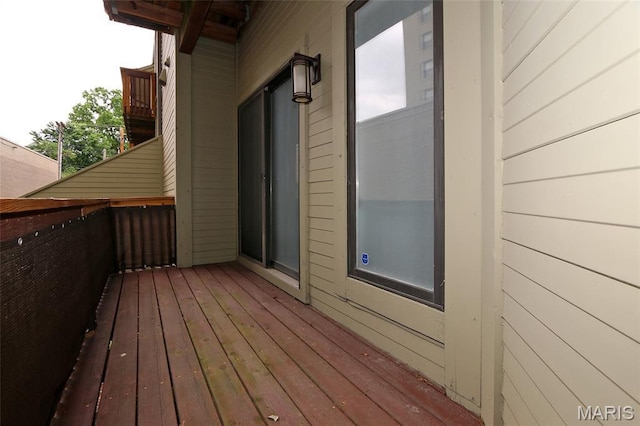 4465 W Pine Blvd Unit 15, Saint Louis, MO 63108 - view of wooden deck