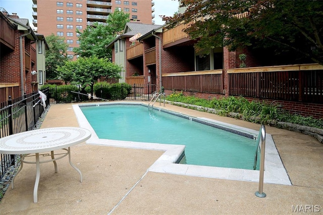 4465 W Pine Blvd Unit 15, Saint Louis, MO 63108 - view of community pool