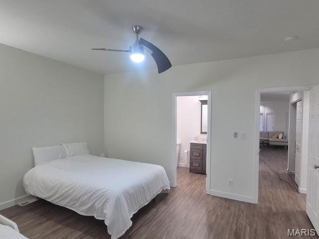 4465 W Pine Blvd Unit 15, Saint Louis, MO 63108 - bedroom with wood finished floors, ensuite bath, and ceiling fan