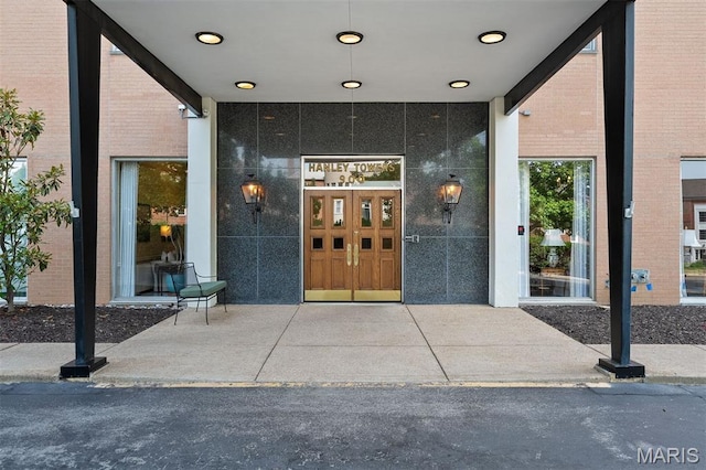 900 S Hanley Rd Unit 10B, Saint Louis, MO 63105 - photo 2