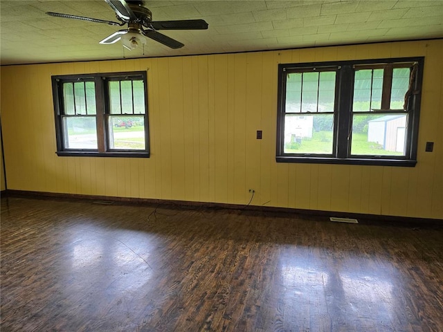 533 W Hawthorne St, Houston, MO 65483 - spare room featuring hardwood / wood-style floors, a ceiling fan, and baseboards