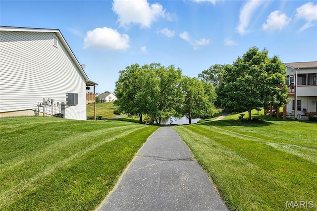105 Silo Valley Dr, Wentzville, MO 63385 - view of green lawn