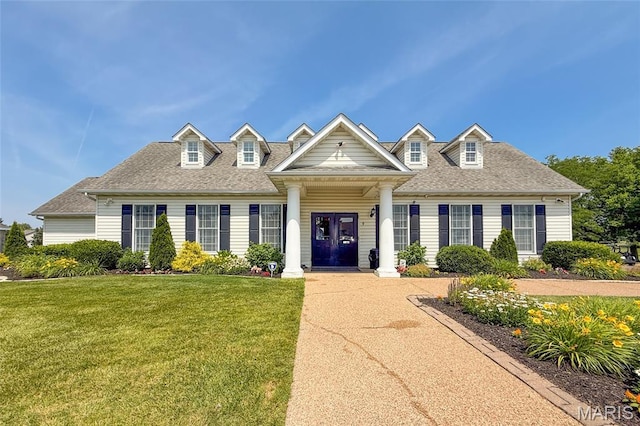 105 Silo Valley Dr, Wentzville, MO 63385 - view of front facade featuring a front lawn and roof with shingles