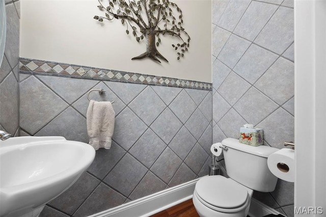 3216 Domain St, Saint Charles, MO 63301 - bathroom with tile walls and a sink