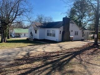 408 Summit, Doniphan, MO 63935 - view of front of home featuring a chimney