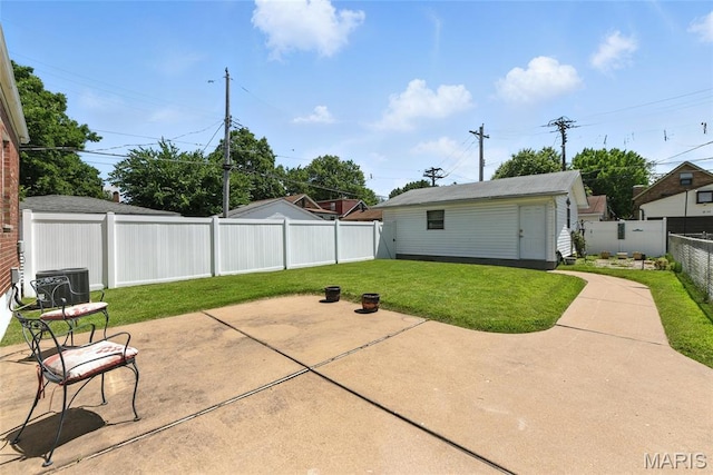 6912 Hampton Ave, Saint Louis, MO 63109 - fenced backyard with a patio and an outbuilding