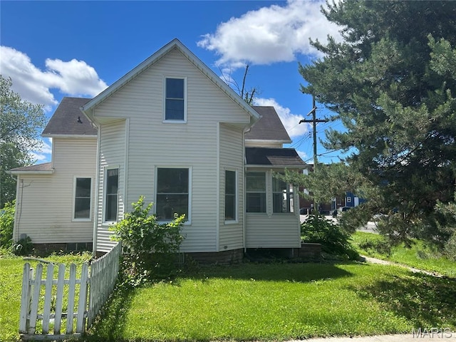 126 N Union St, Staunton, IL 62088 - view of side of home