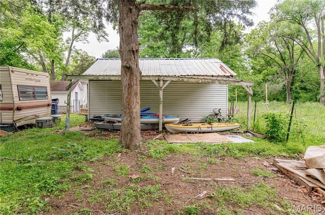 870 Walnut St, Newburg, MO 65550 - view of yard featuring a carport