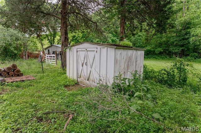 870 Walnut St, Newburg, MO 65550 - view of shed