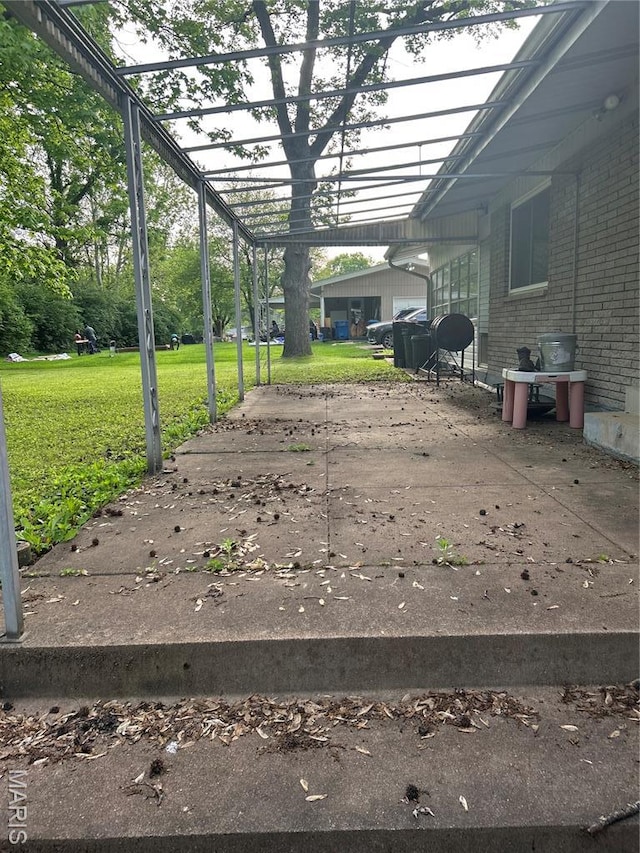 1548 Bayonne Dr, Saint Louis, MO 63138 - view of patio