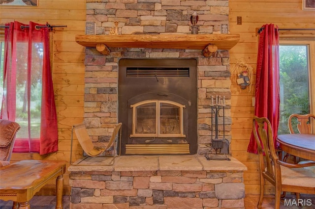 31511 Bowman Station Rd, Jerseyville, IL 62052 - detailed view of wooden walls