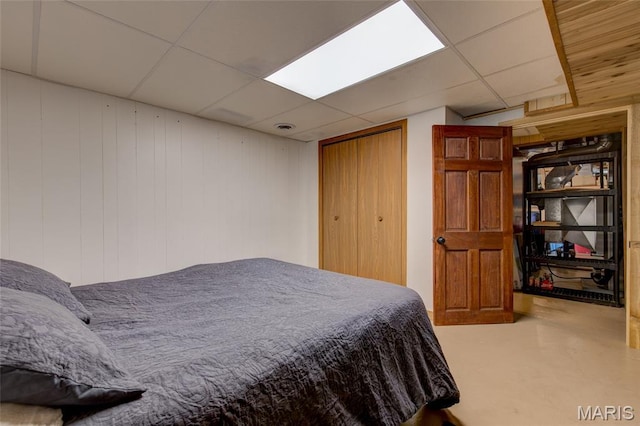 31511 Bowman Station Rd, Jerseyville, IL 62052 - bedroom featuring a drop ceiling and concrete floors