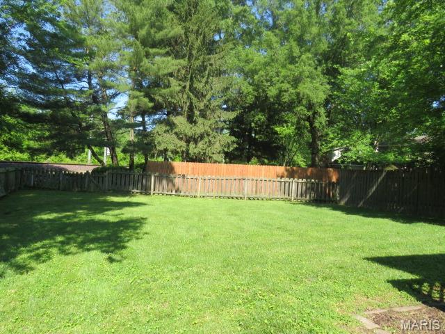 3335 Dovershire Dr, Belleville, IL 62221 - photo 2