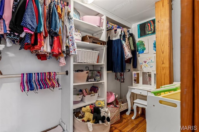 805 W Columbia St, Farmington, MO 63640 - walk in closet featuring wood finished floors