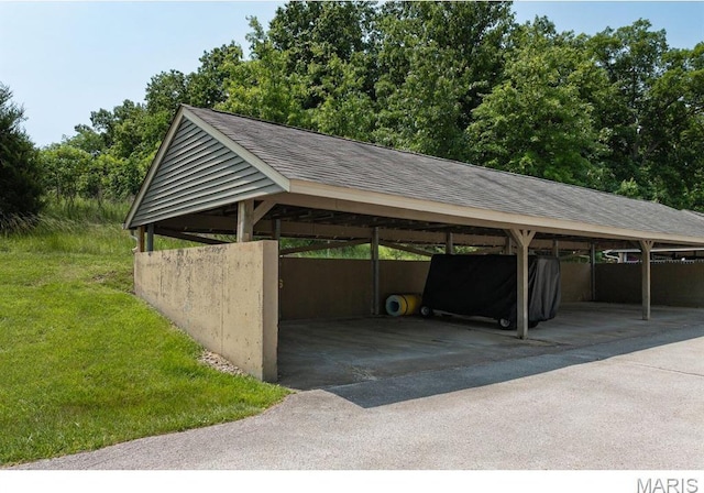 96 Geneva View Dr, Innsbrook, MO 63390 - view of car parking