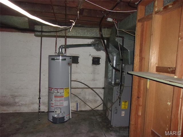 7622 Springdale Dr, Pasadena Park, MO 63121 - utility room with water heater and heating unit