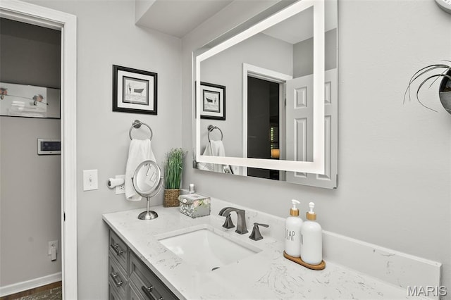 1522 S Oakland Ave, Bolivar, MO 65613 - bathroom featuring vanity