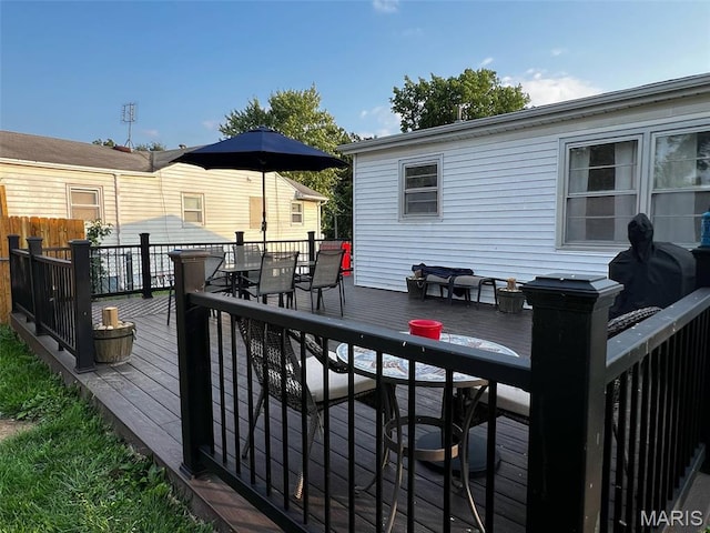 16 Wauneta Pl, Hannibal, MO 63401 - wooden deck featuring outdoor dining area