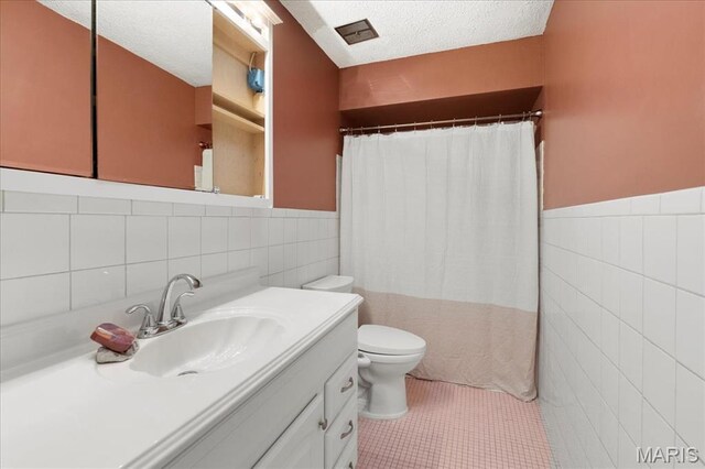 404 Conway Gardens Ln, Saint Louis, MO 63141
