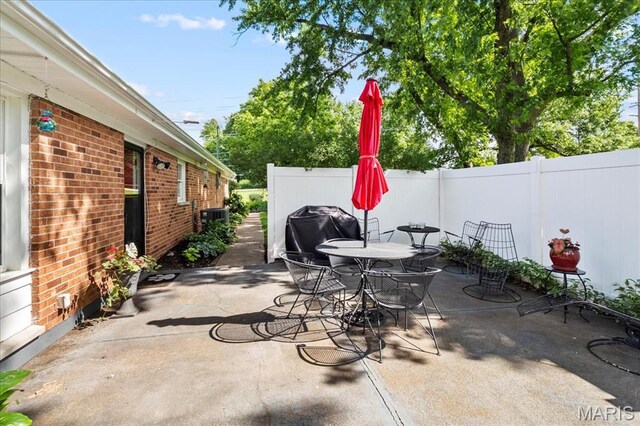 404 Conway Gardens Ln, Saint Louis, MO 63141