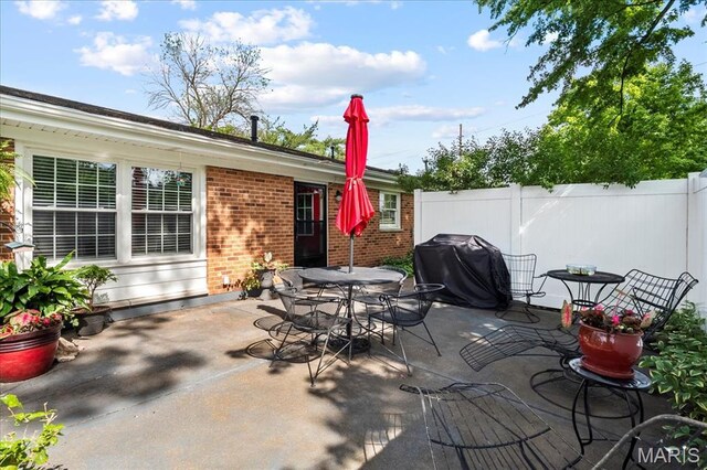 404 Conway Gardens Ln, Saint Louis, MO 63141