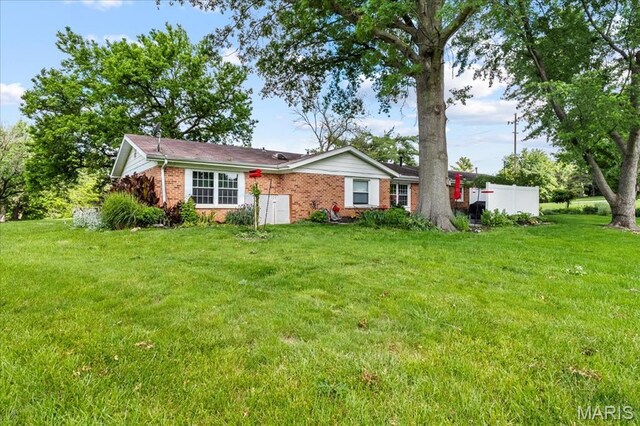 404 Conway Gardens Ln, Saint Louis, MO 63141