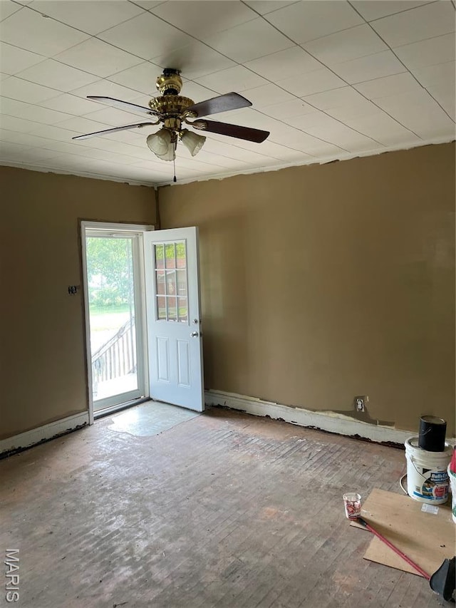 1908-19 Hope St, Hannibal, MO 63401 - empty room featuring a ceiling fan