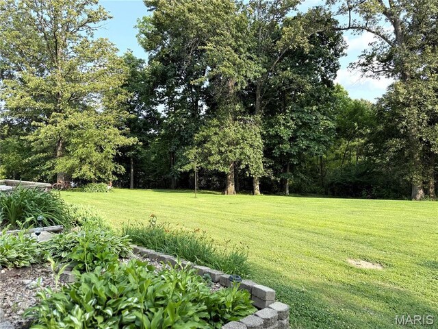 17 Wood Dr, Boulder, IL 62231
