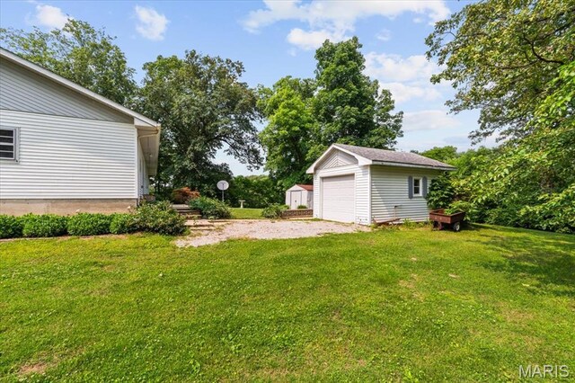 17 Wood Dr, Boulder, IL 62231