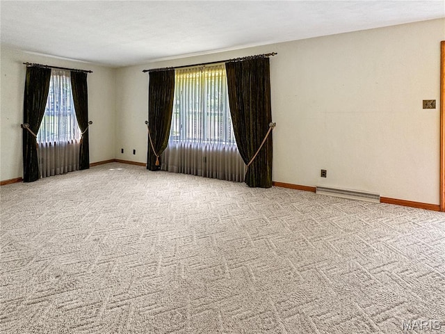 1508 3rd Pkwy, Washington, MO 63090 - carpeted empty room featuring baseboards
