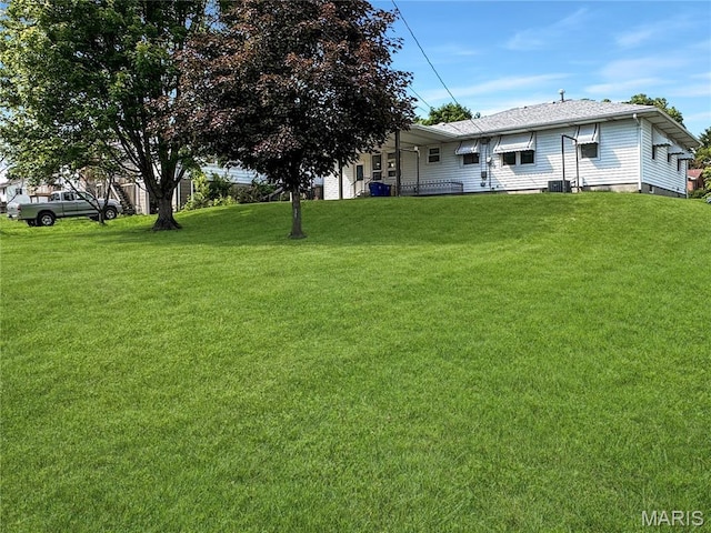 1508 3rd Pkwy, Washington, MO 63090 - view of grassy yard with cooling unit
