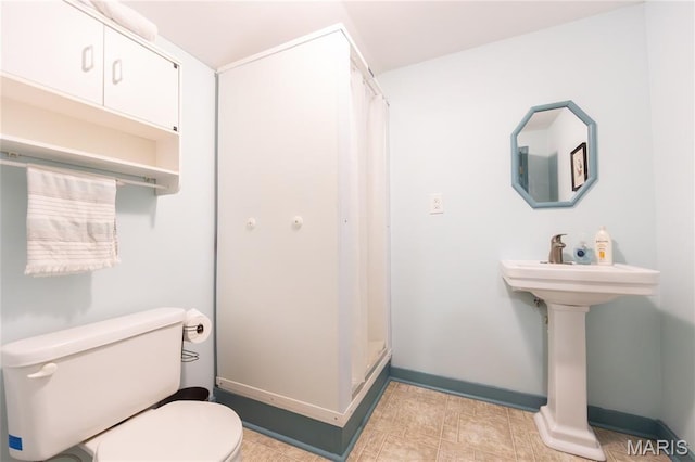 15701 County Road 1130, St James, MO 65559 - full bathroom featuring toilet and a shower stall