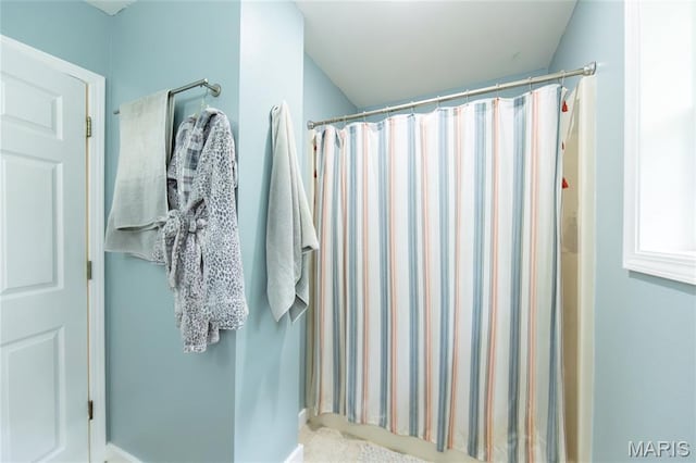 15701 County Road 1130, St James, MO 65559 - full bathroom with a shower with curtain