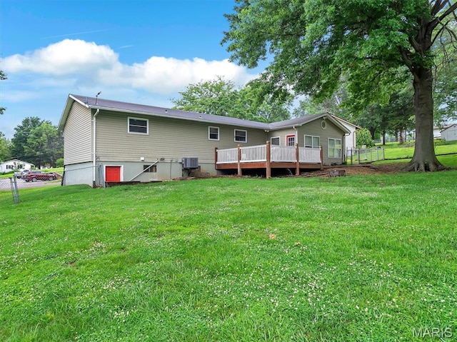 1015 Marilyn Ct, Washington, MO 63090 - back of house with a deck