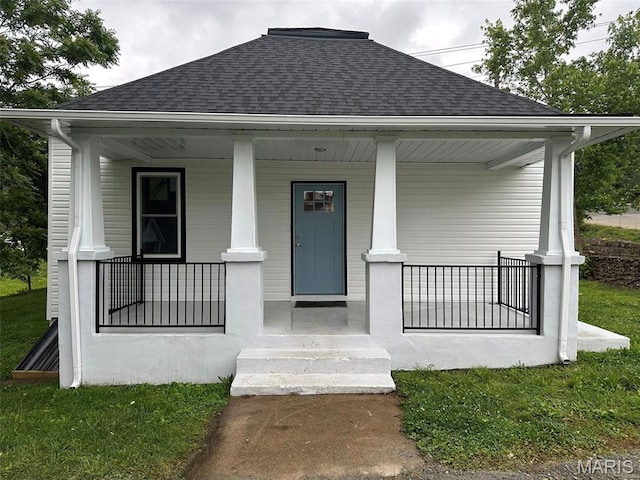 618 Taylor Ave, Park Hills, MO 63601 - bungalow featuring a shingled roof and a porch