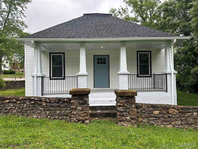 618 Taylor Ave, Park Hills, MO 63601 - bungalow-style home featuring roof with shingles and covered porch
