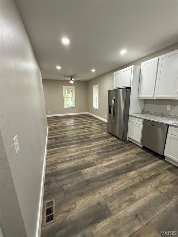 618 Taylor Ave, Park Hills, MO 63601 - kitchen featuring stainless steel appliances, dark wood finished floors, a ceiling fan, baseboards, and recessed lighting