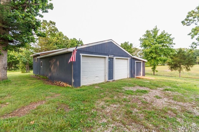22250 Keepsake Rd, Lebanon, MO 65536 - view of detached garage