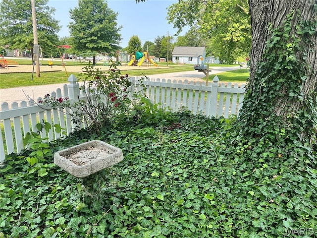503 Cumberland St, Coffeen, IL 62017 - view of yard with a playground