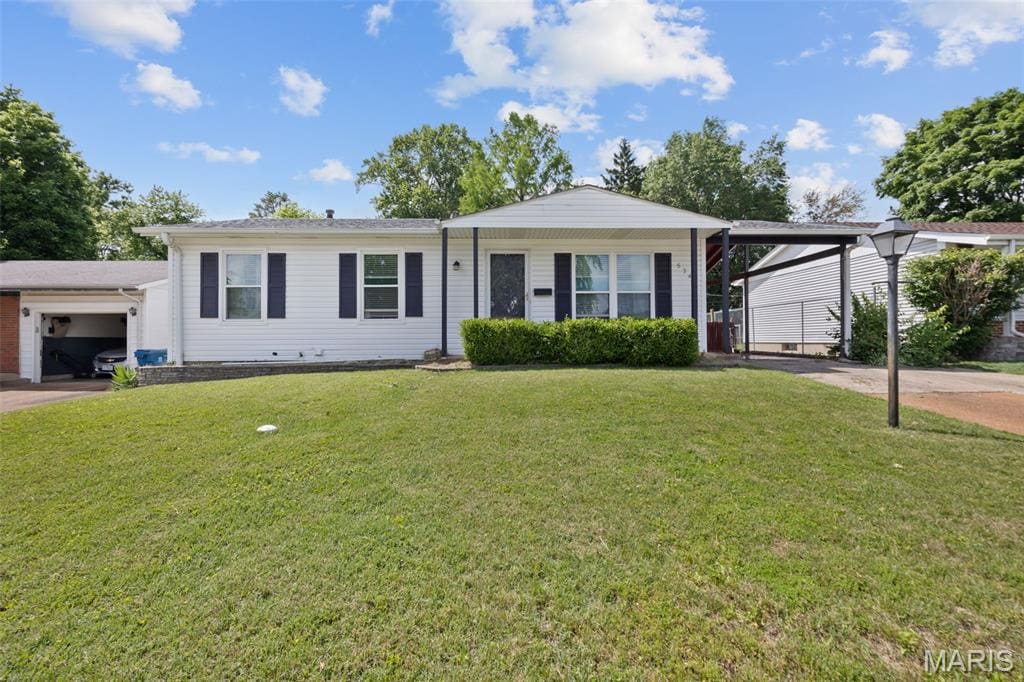 5345 Ville Angela Ln, Hazelwood, MO 63042 - photo 1