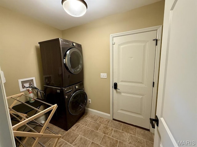 5005 Double Tree Dr, Imperial, MO 63052 - laundry area featuring stacked washer / drying machine and baseboards