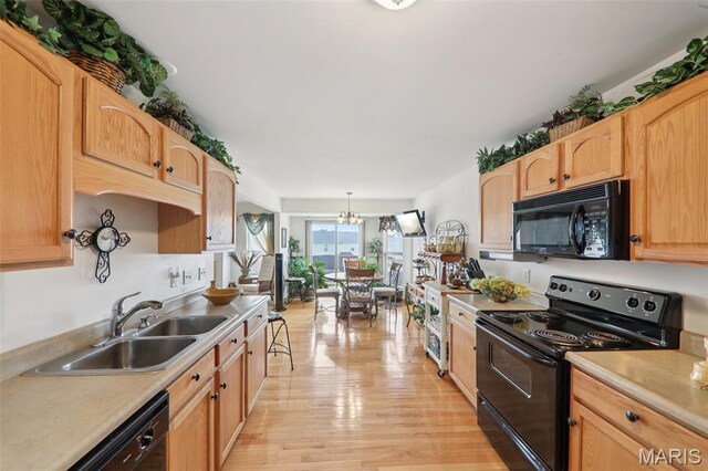 6 Glen Allen Ct, Florissant, MO 63034
