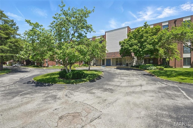 564 Sarah Ln Unit 103, Creve Coeur, MO 63141 - view of front of home featuring stone siding