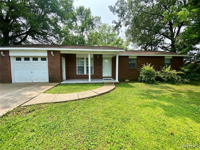702 E Silver, Naylor, MO 63953 - ranch-style home featuring a porch, a garage, brick siding, driveway, and a front lawn