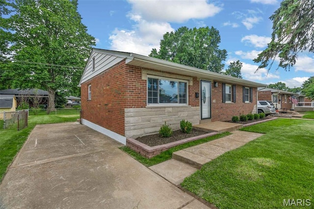 216 Clearpoint Ln, Saint Louis, MO 63123 - view of front facade with brick siding and stone siding