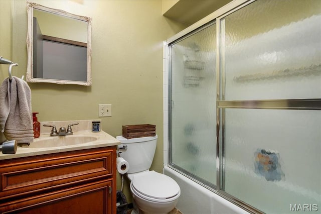1170 Bond St, Carlyle, IL 62231 - full bath featuring enclosed tub / shower combo, toilet, and vanity
