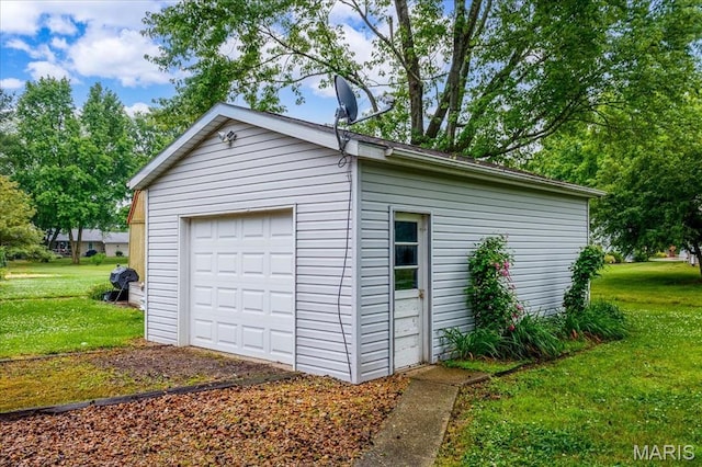 1170 Bond St, Carlyle, IL 62231 - detached garage featuring driveway