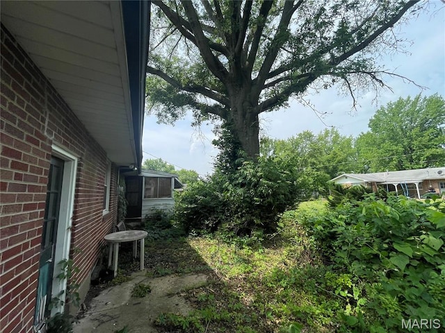 329 Kirk Dr, Ferguson, MO 63135 - view of yard
