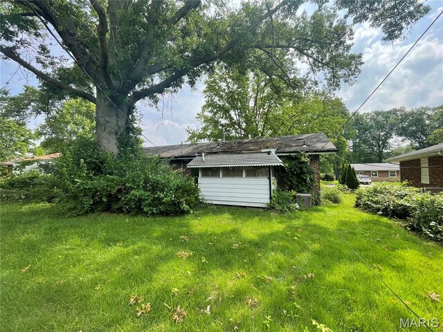329 Kirk Dr, Ferguson, MO 63135 - view of green lawn