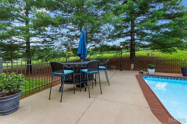 807 Caribou Ct, Cape Girardeau, MO 63701 - view of swimming pool featuring a patio area